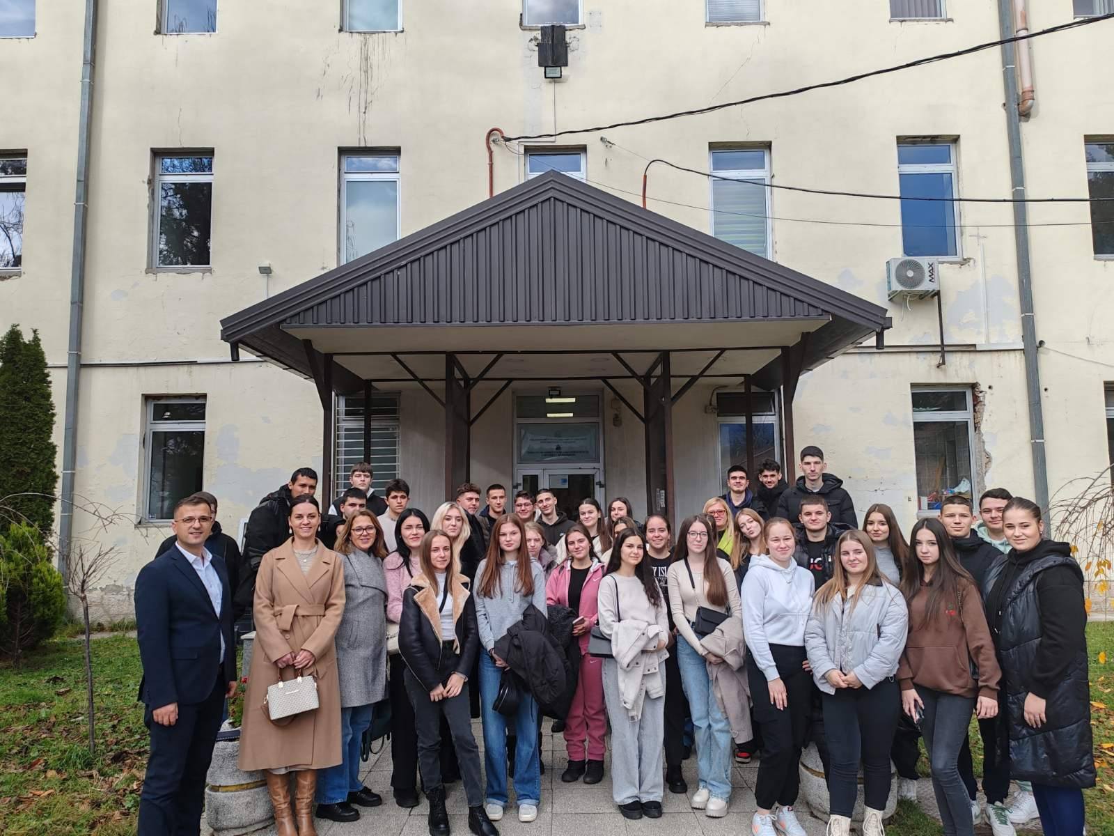 PPF pokazao zašto je lider u radu s mladima – srednjoškolci “otkrili svijet” savremenih tehnologija i laboratorija